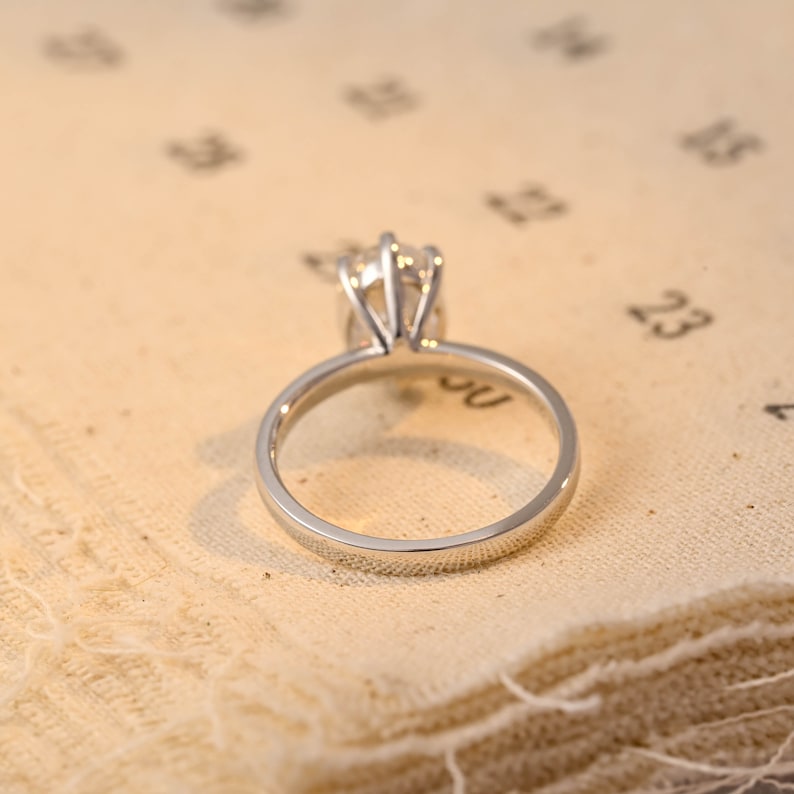 1.0-3.0 CT Oval CVD Diamond Solitaire Engagement Ring