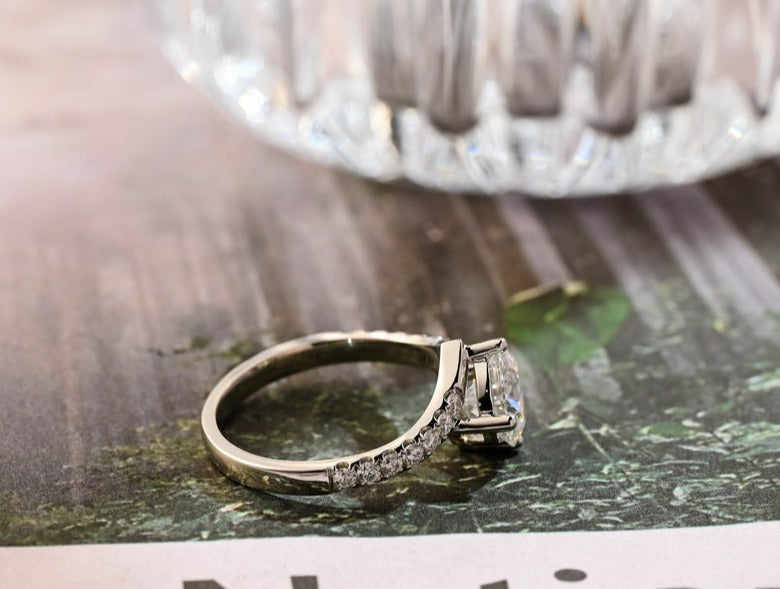 1.0-3.0 CT Round CVD Diamond Pave Setting Engagement Ring