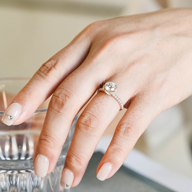 1.0-3.0 CT Round  CVD Diamond Unique Halo Pave Setting  Engagement Ring