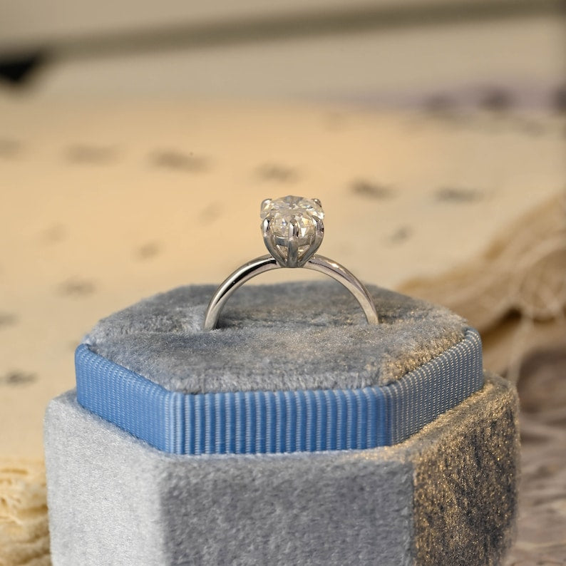 1.0-3.0 CT Oval CVD Diamond Solitaire Engagement Ring