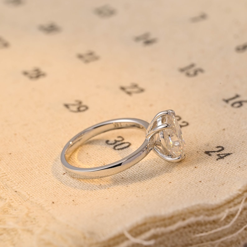 1.0-3.0 CT Oval CVD Diamond Solitaire Engagement Ring