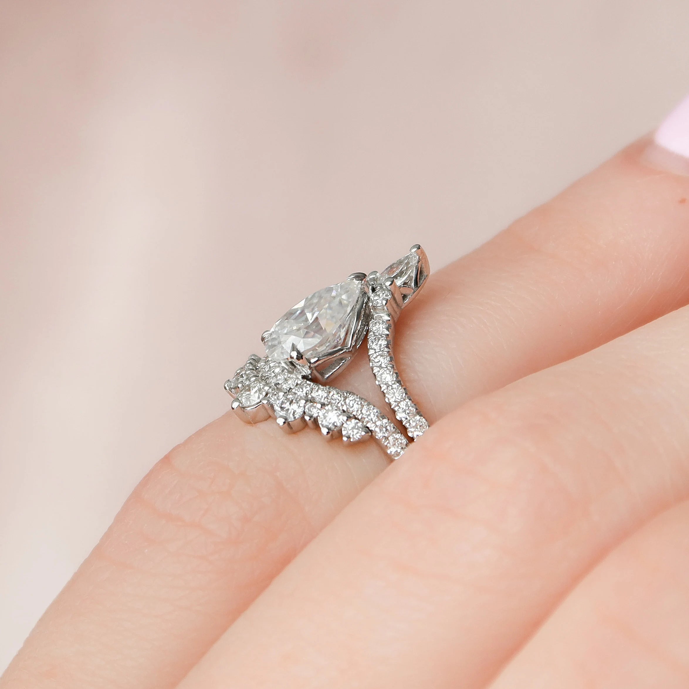 1.0CT Pear Cut Moissanite Halo Bridal Engagement Ring Set