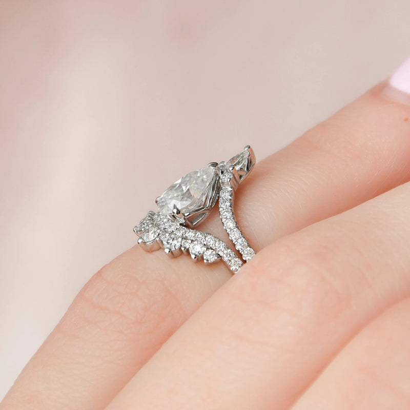 1.0CT Pear Cut Moissanite Halo Bridal Engagement Ring Set