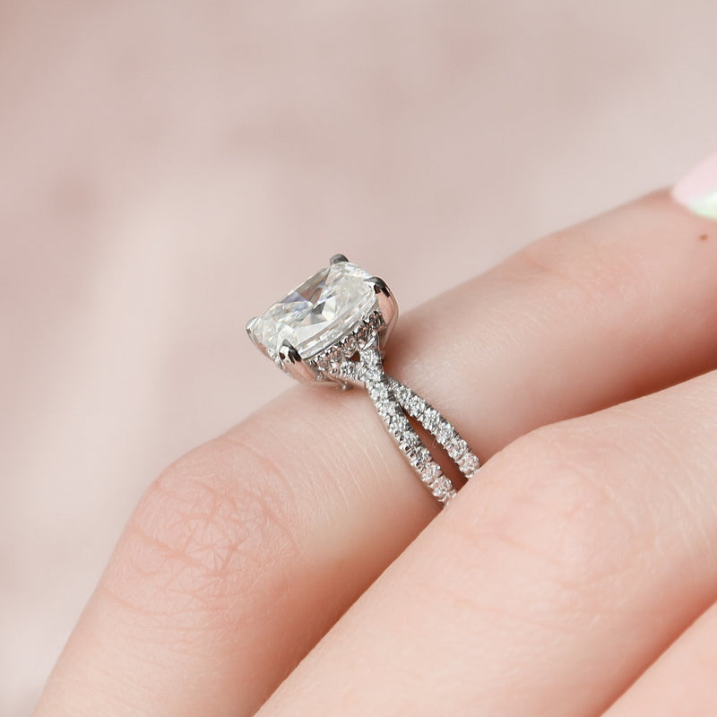 2.0CT Cushion Cut Moissanite Split Shank Style Engagement Ring
