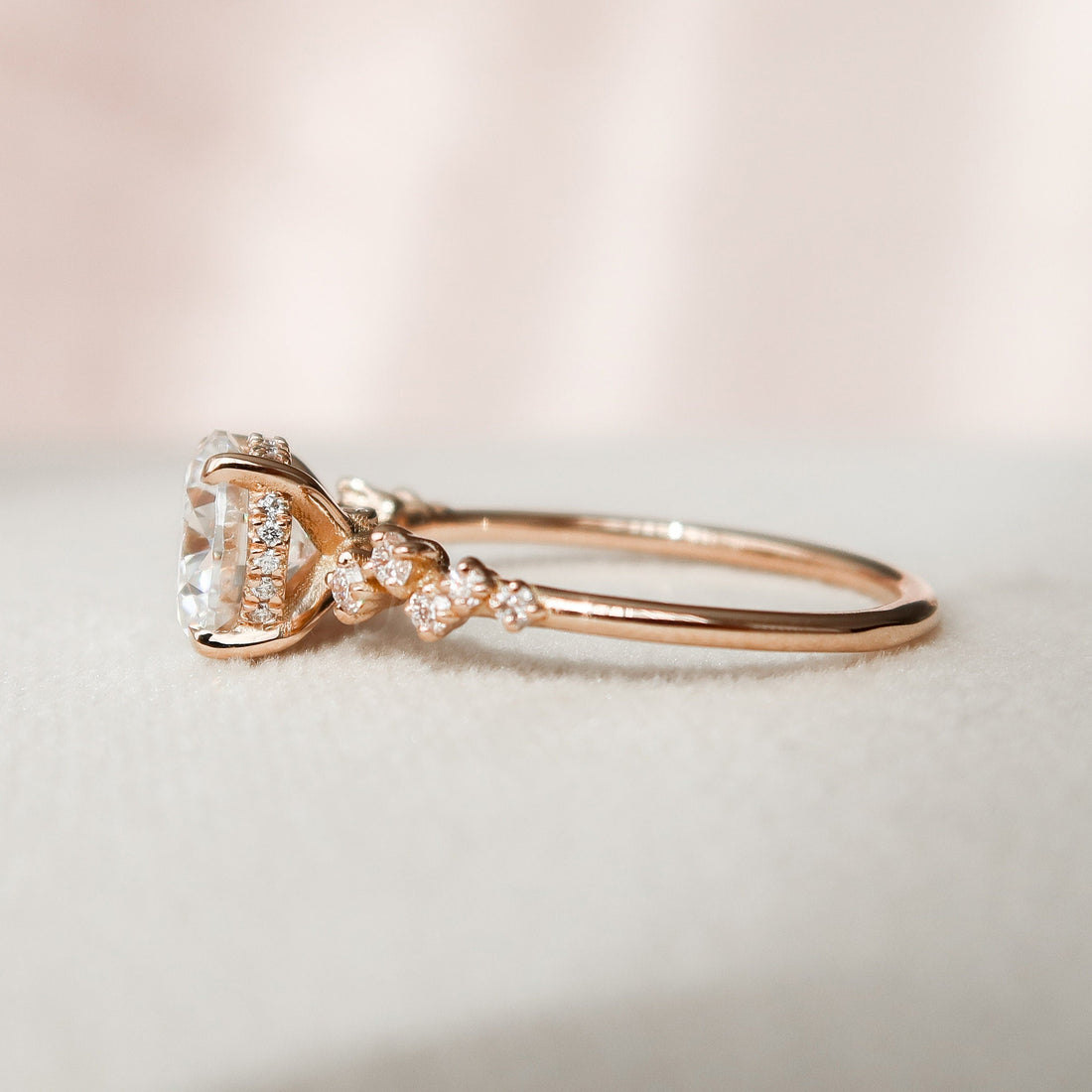 2.0CT Round Brilliant Cut Moissanite Cluster Diamond Engagement Ring