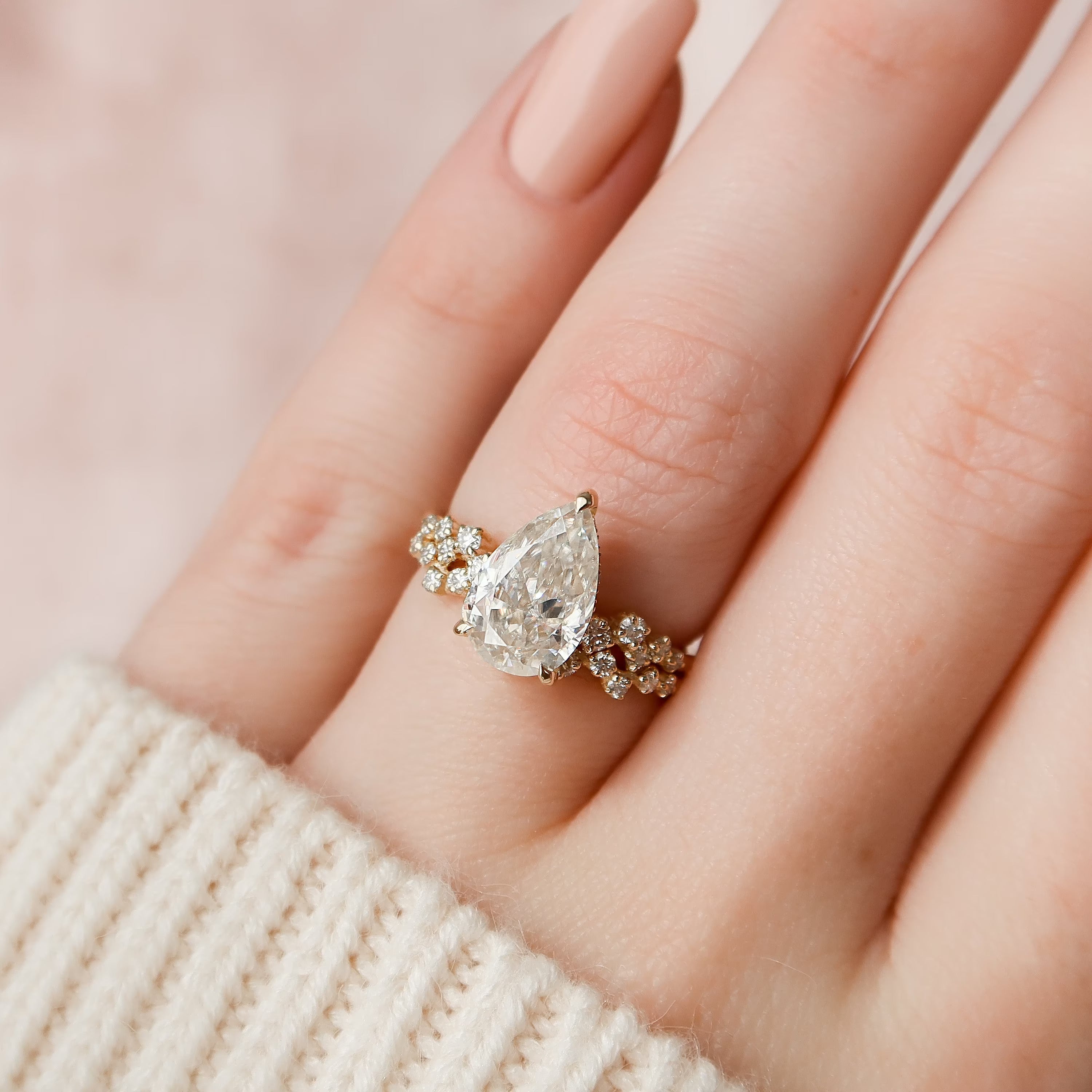 2.0CT Pear Cut Moissanite Hidden Halo Bridal Ring Set