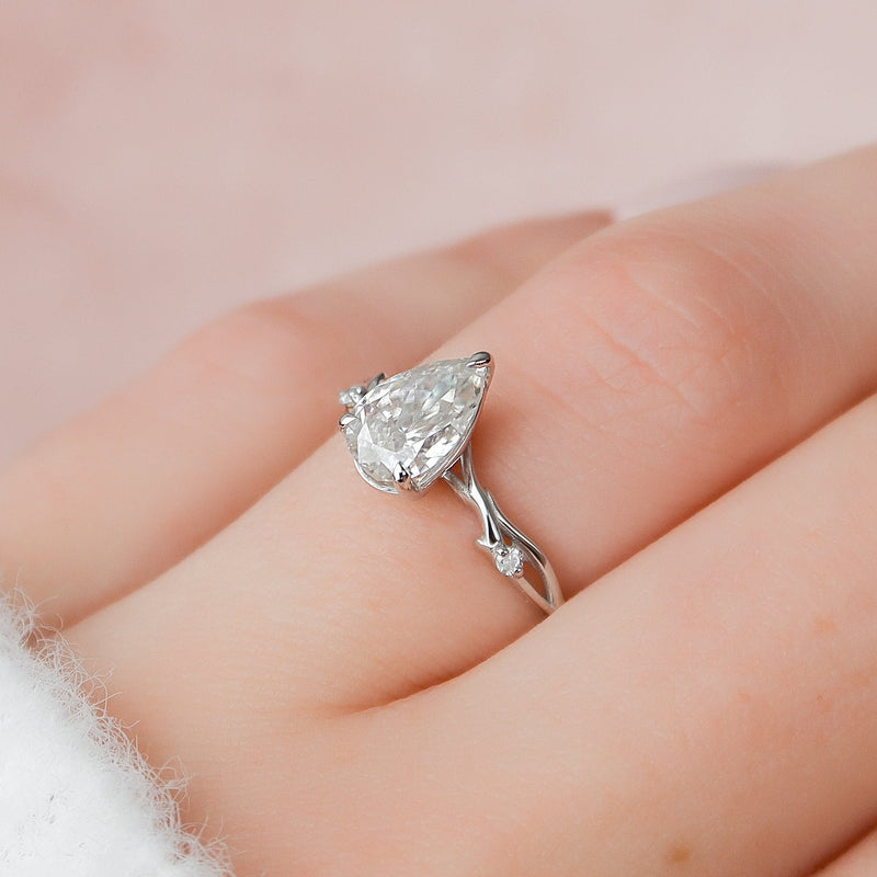 1.0CT Pear Cut Nature Inspired Moissanite Diamond Engagement Ring