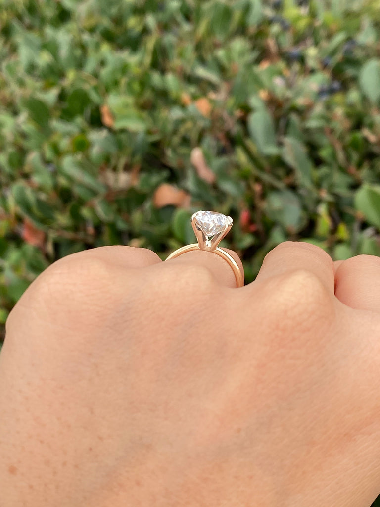 1.0 CT-3.0 CT Oval CVD Diamond Solitaire Engagement Ring