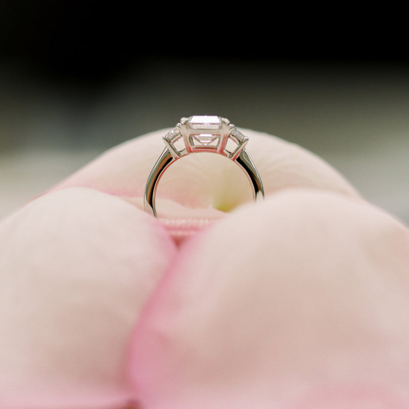 2.75CT Emerald Moissanite 3 Stones Engagement Ring