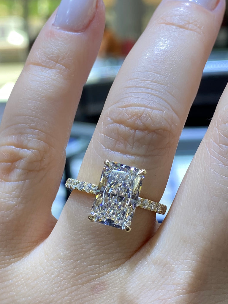 2.0 CT-4.0 CT Radiant CVD Diamond Pave Setting Engagement Ring