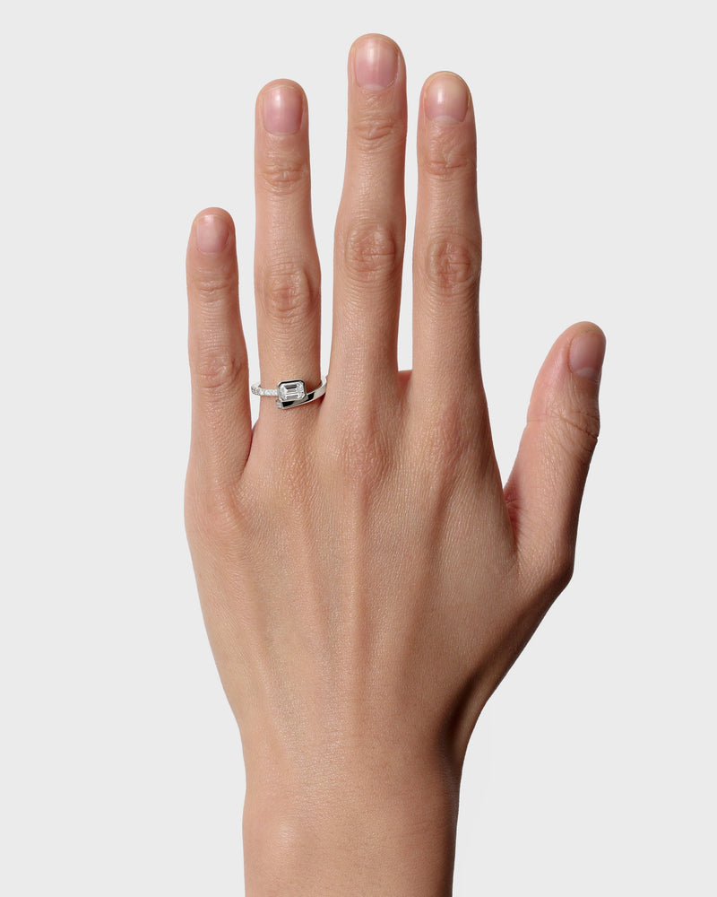 1.0CT-3.0CT Emerald Cut Moissanite Diamond Unique Bezel Engagement Ring