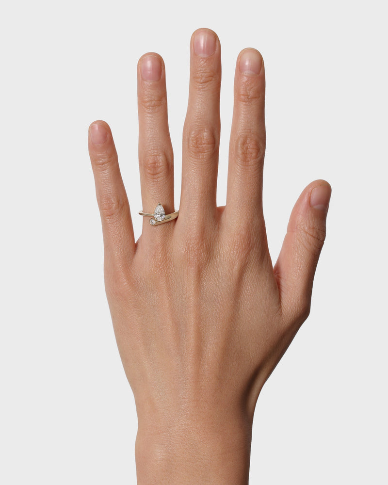 1.50CT-2.50CT Pear Cut Diamond Unique Solitaire Engagement Ring