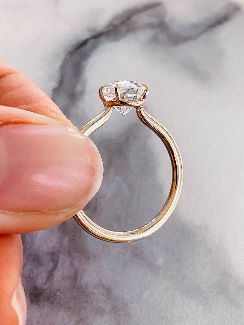 3.0CT Oval Cut Moissanite Solitaire Diamond Engagement Ring