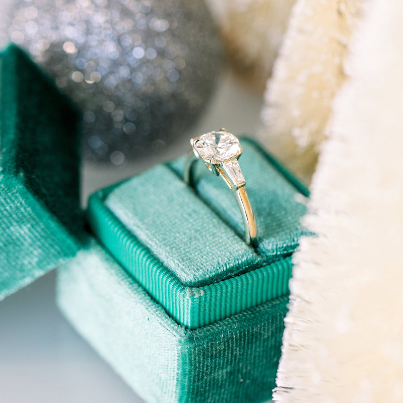 2.0CT Round Brilliant Cut Moissanite 3 Stones Engagement Ring